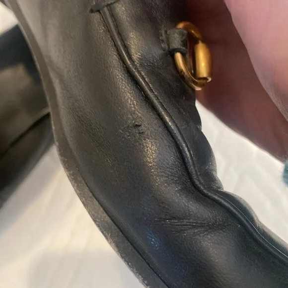 Gucci Black Leather Loafers with horse but Gold hardware - Picture 8 of 8